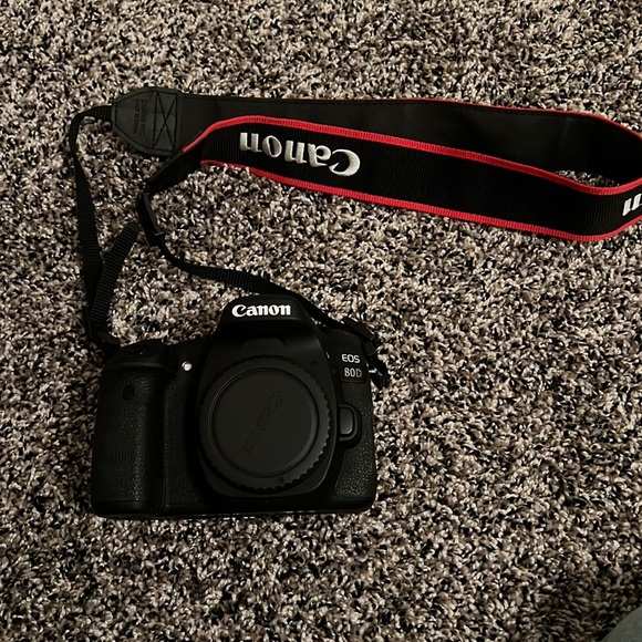 Canon EOS 80D DSLR Camera Black. Perfect Condition. Like New! - Picture 6 of 10